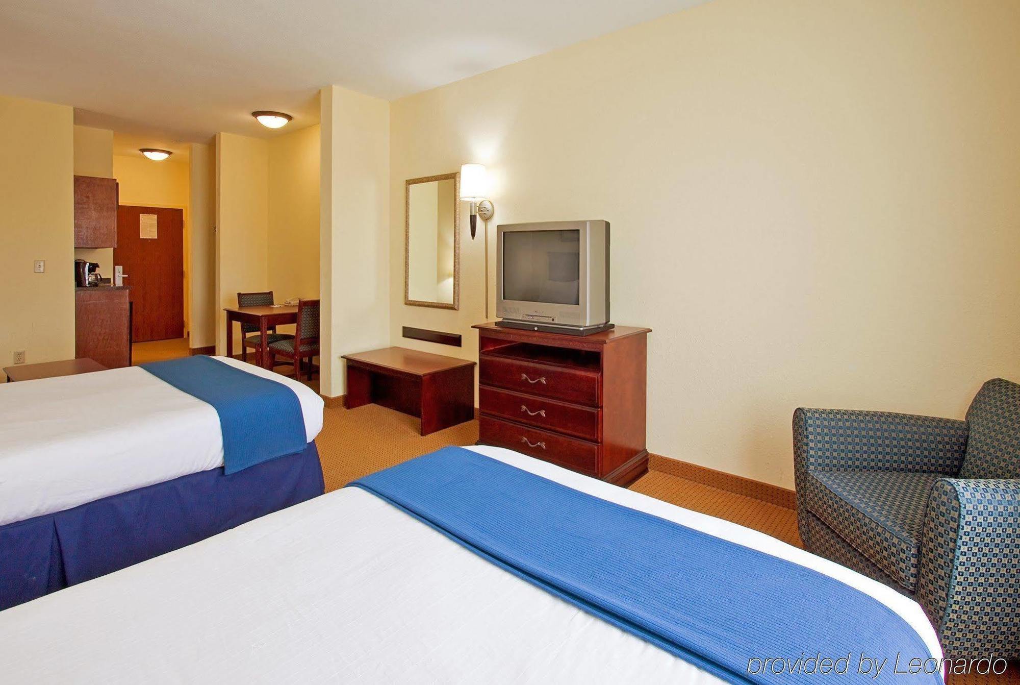 Holiday Inn Express Hotel & Suites Panama City-Tyndall Exterior photo